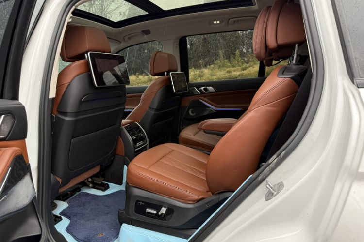 Used BMW X7 2021 xDrive40i Executive Model with M Sport Package
