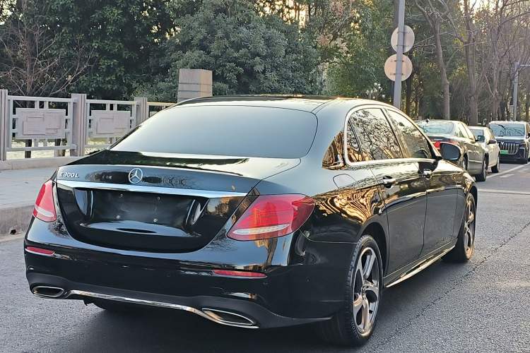 Used Mercedes-Benz E-Class 2017 E 300 L Sport Luxury Edition Exterior 5