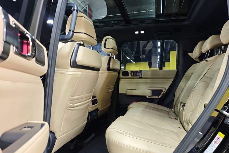 Used Formula Leopard Leopard 5 2023 Navigator Edition
