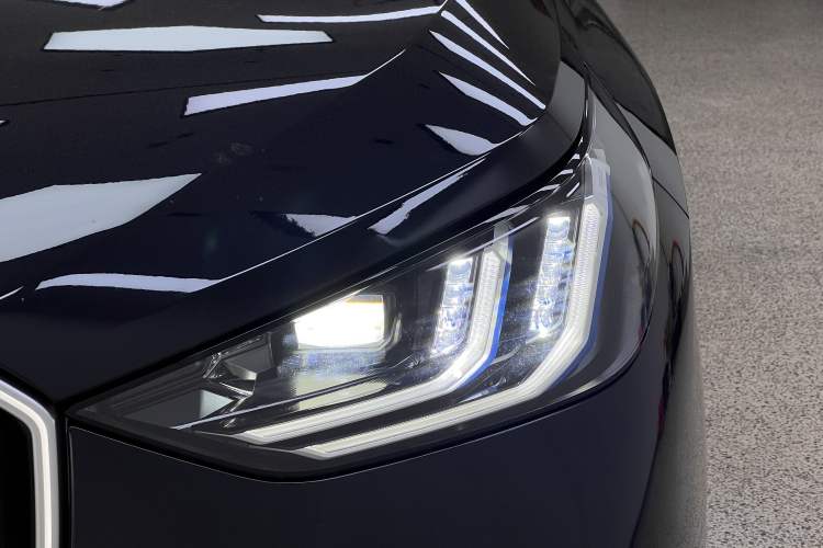 Used BMW X3 2025 xDrive30L Luxury Edition M Sport Package Exterior 4