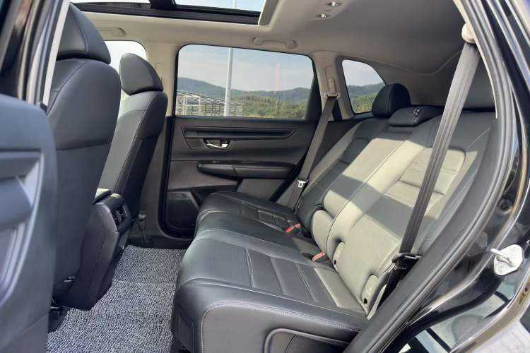 Used Honda CR-V 2023 240TURBO Two-Wheel-Drive Luxury Version 5 Seats
