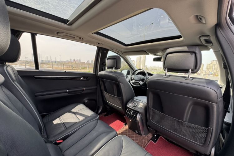 Used Mercedes-Benz R-Class 2017 R 320 4MATIC Business Edition Prestige Model Interior 14