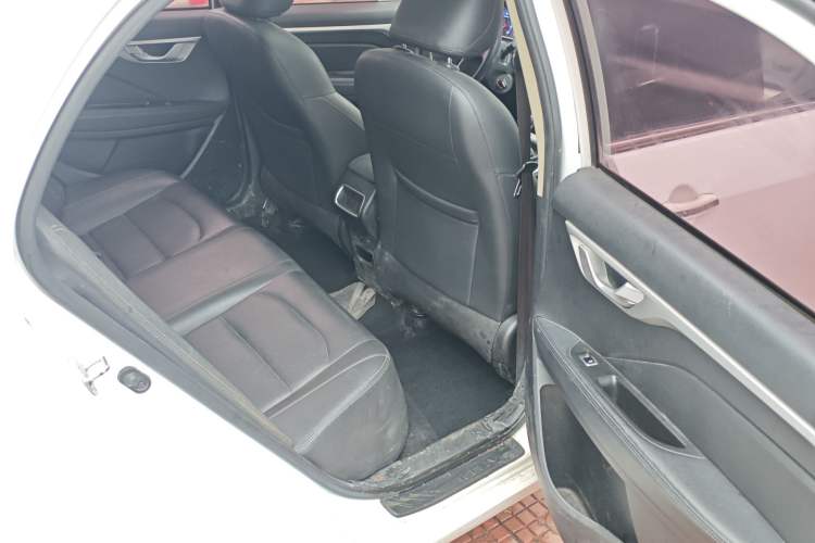 Used Geely Auto Vision 2018 1.5L Manual Happiness Edition Interior 5