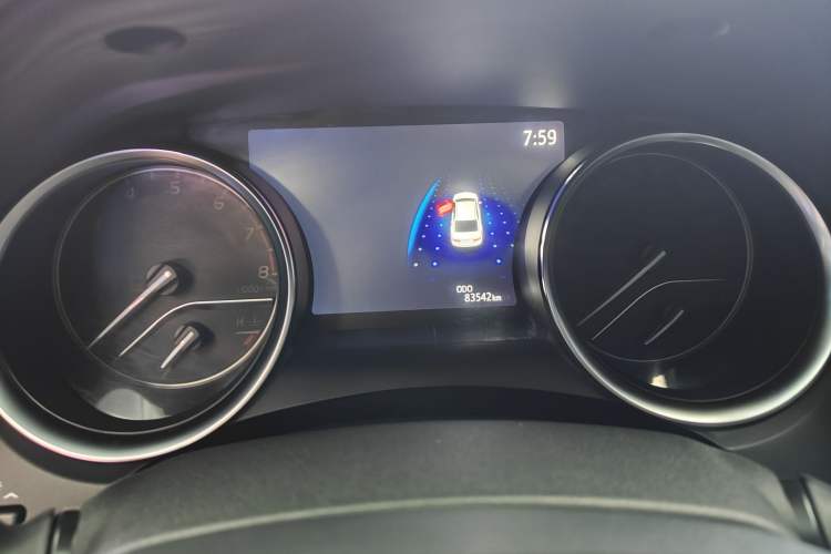 Used Toyota Camry 2019 2.5G Luxury Edition China VI Standard Odometer Close Up