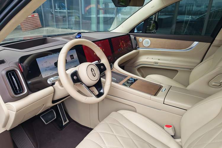 Used Hima AITO M9 2024 Range-Extended Ultra Version 52 kWh 5-Seater Model
