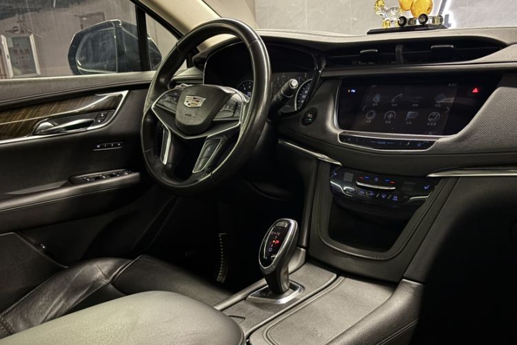 Used Cadillac XT5 2018 25T Luxury Model