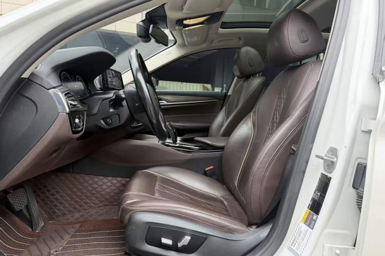 Used BMW 5 Series New Energy 2019 Updated Version 530Le Luxury Package Interior 3