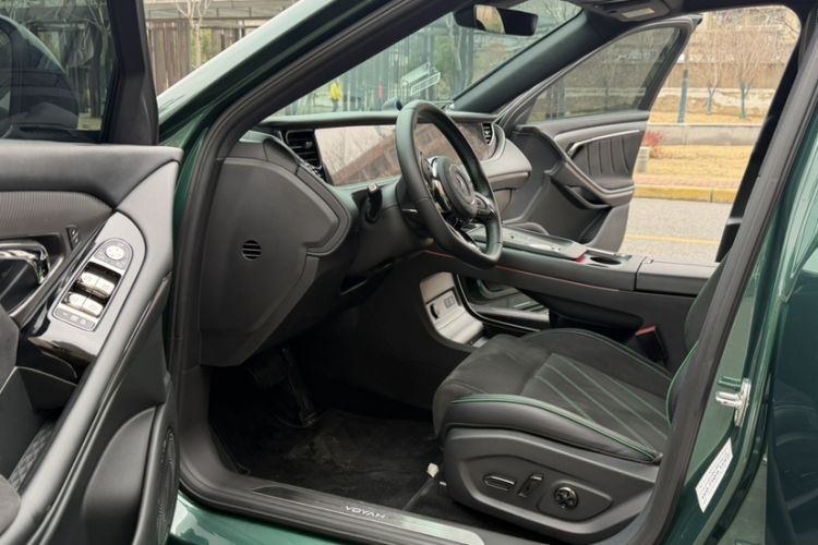 Used VOYAH FREE 2025 318 259 km All-Wheel-Drive Exploration Edition