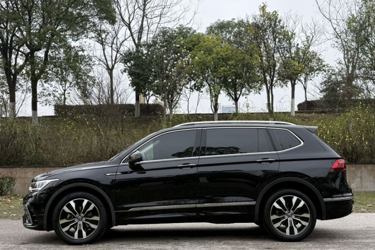 Used Volkswagen Tiguan L 2022 330TSI Automatic Two-Wheel Drive R-Line Enhanced Edition
