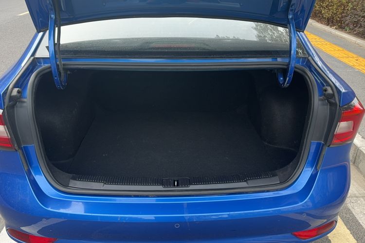 Used Roewe i5 2020 1.5L Manual 4G Connect Leehao Flagship Edition