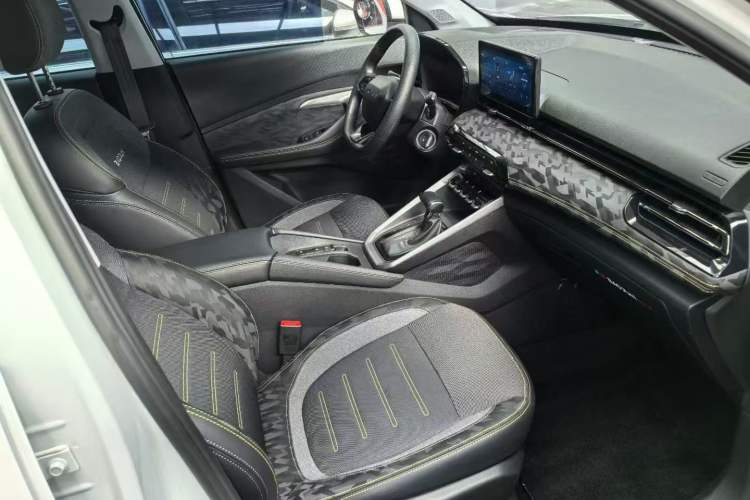 Used Baojun RS-3 2022 SOODA 1.5L CVT Pioneer Edition Interior 4