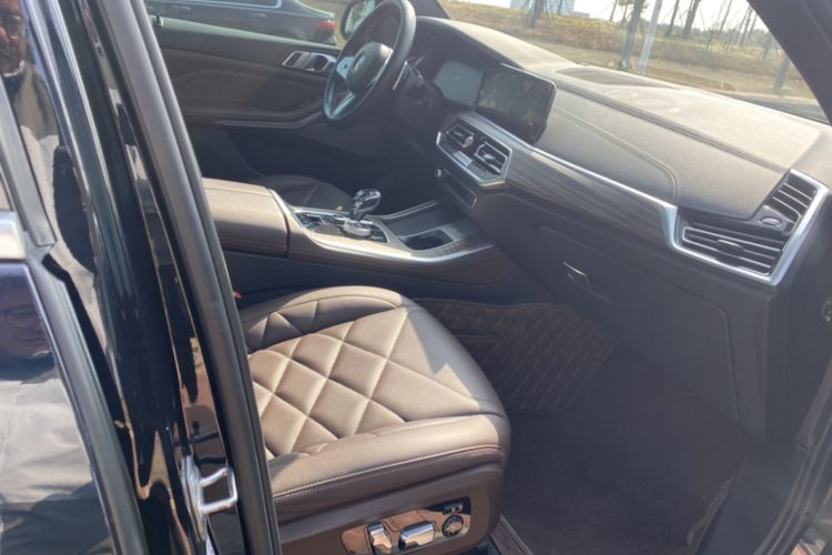 Used BMW X5 2022 xDrive 40Li M Sport Package
