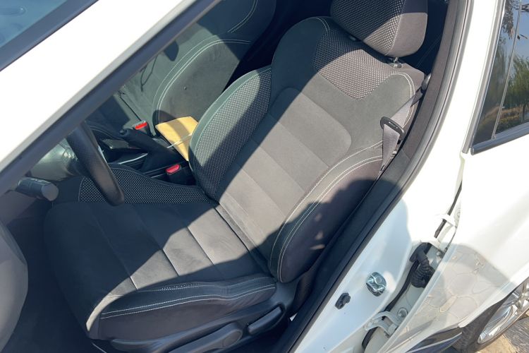 Used Infiniti ESQ 2014 1.6L Spontaneous Edition
