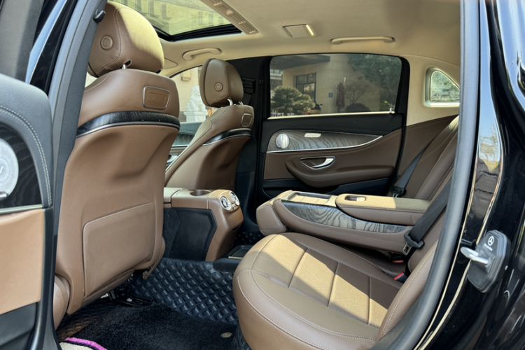 Used Mercedes-Benz E-Class 2019 E 200 L Sport 4MATIC Interior 3