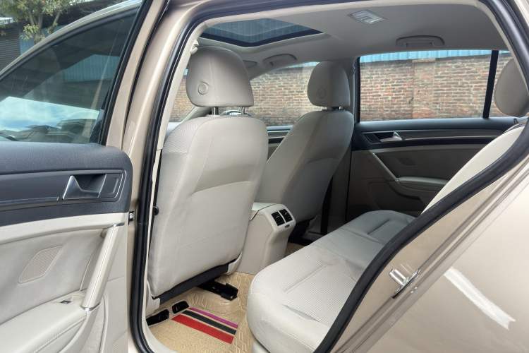 Used Volkswagen Golf 2016 1.6L Automatic Comfort Model
