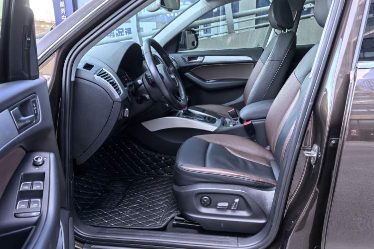 Used Audi Q5 2017 40 TFSI Technology Edition Left Front Seat