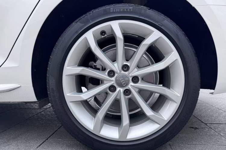 Used Audi A4L 2019 40 TFSI Fashion Version China V