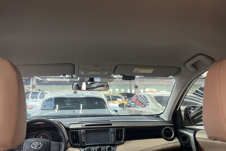 Used Toyota RAV4 2015 2.0L CVT Two-Wheel Drive Urban Edition