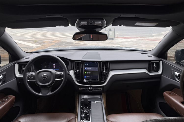 Used Volvo XC60 2023 B5 4x4 Smart Luxury Edition
