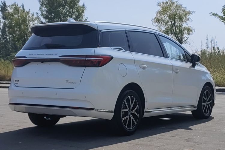 Used BYD Song MAX New Energy 2022 DM-i 105KM Prestige Model Exterior 5