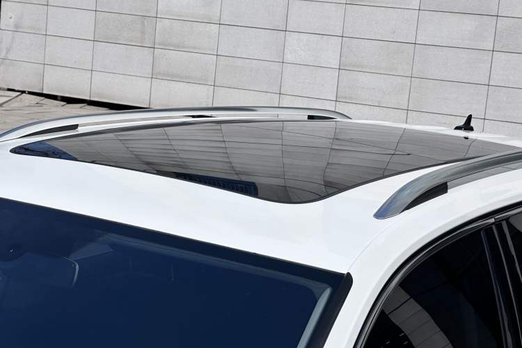 Used Volkswagen Tiguan L 2021 330TSI Automatic Two-Wheel Drive R-Line Enhanced Edition Roof