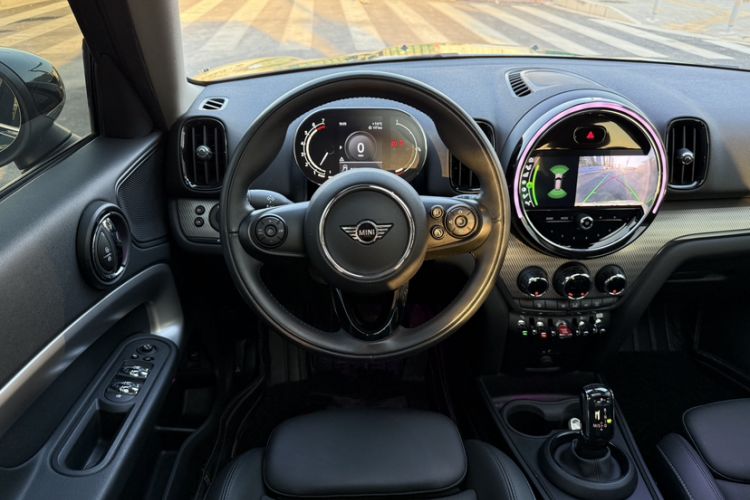 Used MINI Countryman 2021 1.5T COOPER Connoisseur Interior 13