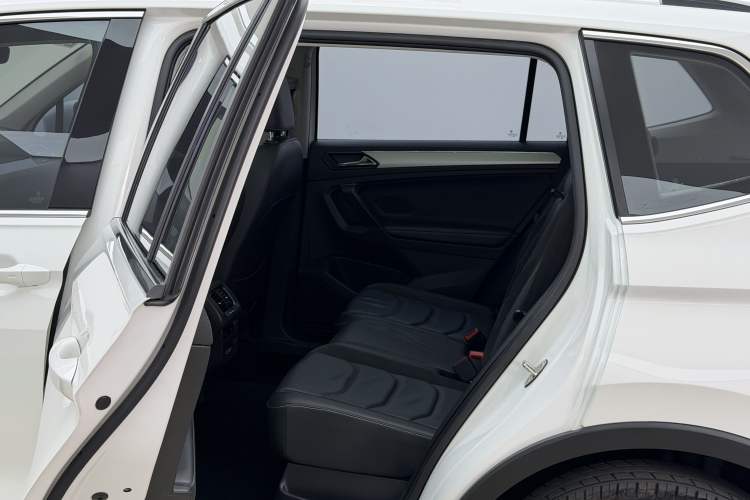 Used Volkswagen Tiguan L 2018 Facelift 330TSI Automatic Two-Wheel Drive Luxury Edition
