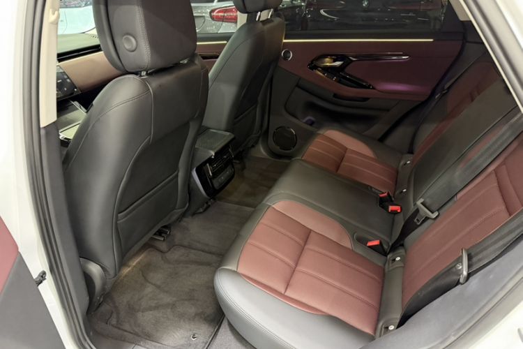 Used Land Rover Range Rover Evoque 2024 Aurora L 249 PS Prestige Light-Chasing Edition
