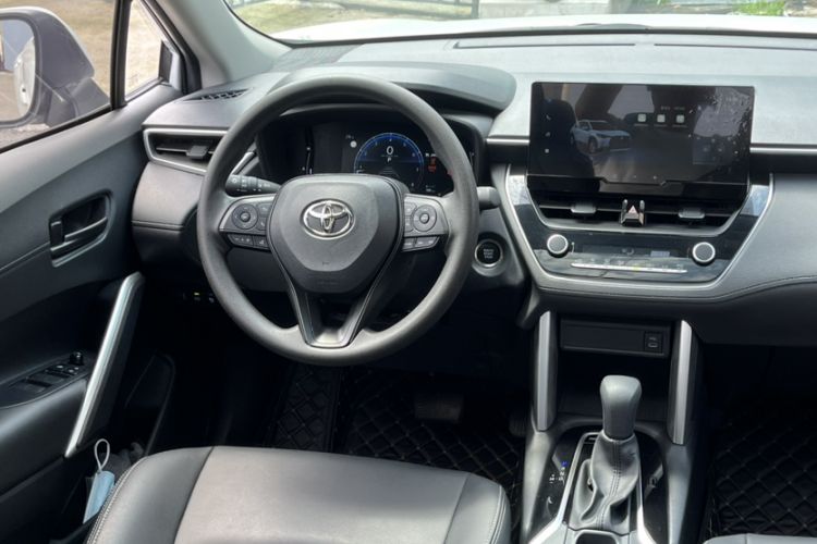 Used Toyota Corolla Cross 2024 2.0L Elite Edition Interior 3