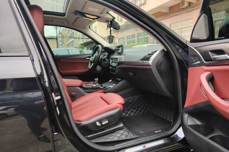 Used BMW X3 2022 xDrive30i Luxury Model M Night Sky Package Interior 1