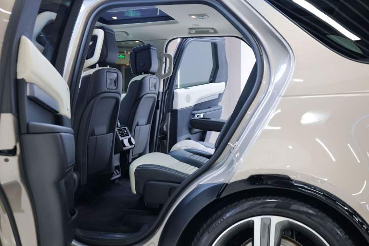 Used Land Rover Discovery 2021 360 PS R-Dynamic HSE