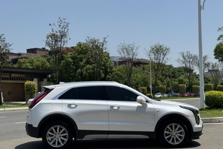 Used Cadillac XT4 2021 28T Two-Wheel Drive Leading Version
