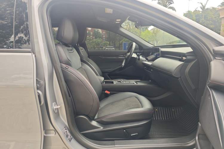 Used Ford Mondeo 2023 EcoBoost 180 Comfort Model Right Front Seat