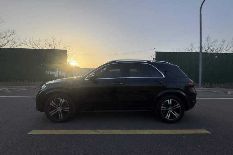 Used Mercedes-Benz GLE 2024 GLE 350 4MATIC Stylish Model Exterior 5