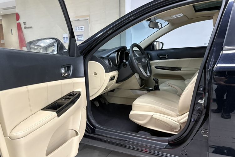 Used Changan Eado 2015 1.6L Manual Luxury Model China V Standard
