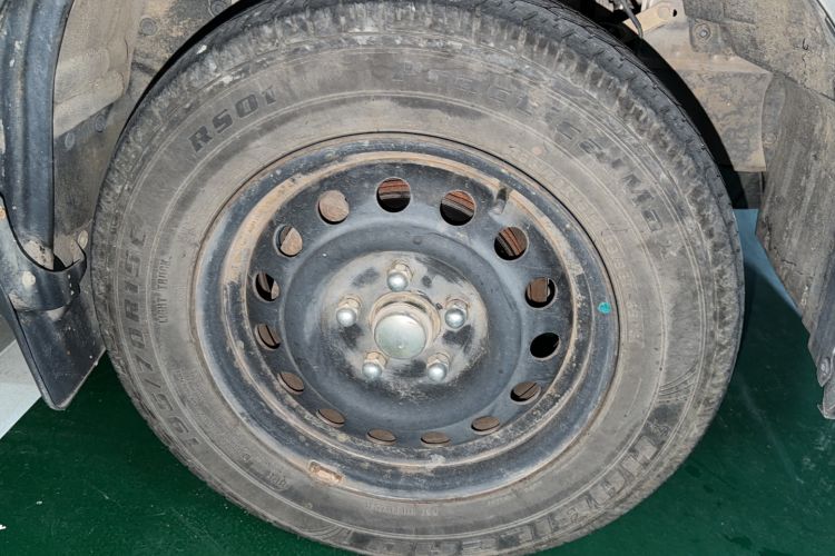 Used FORTHING Lingzhi 2018 M3L 1.6L 7-Seater Comfort Model Exterior 4