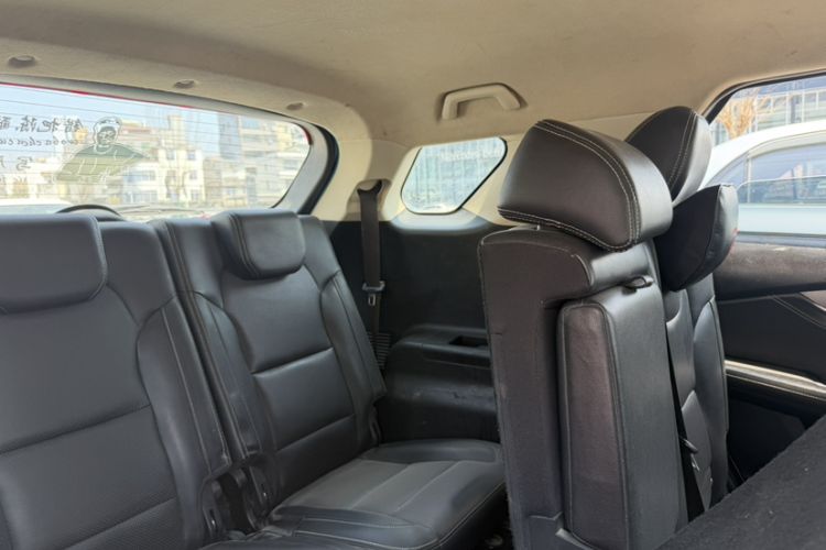 Used Dongfeng Fengon S560 2018 1.8L Manual Urban Model 7 Seats Interior 8