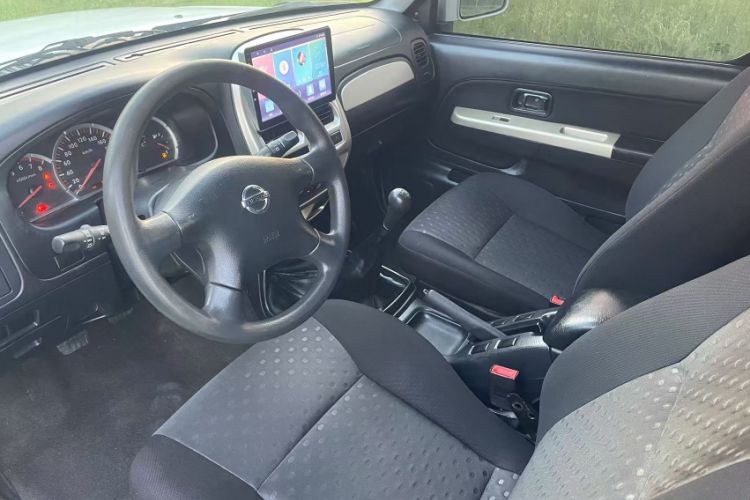 Used Nissan Paladin 2013 2.4L Two-Wheel Drive Standard Version China IV Standard
