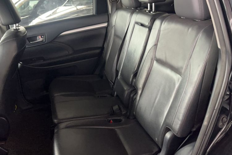 Used Toyota Highlander 2017 2.0T Four-Wheel Drive Black Edition Limited Model
