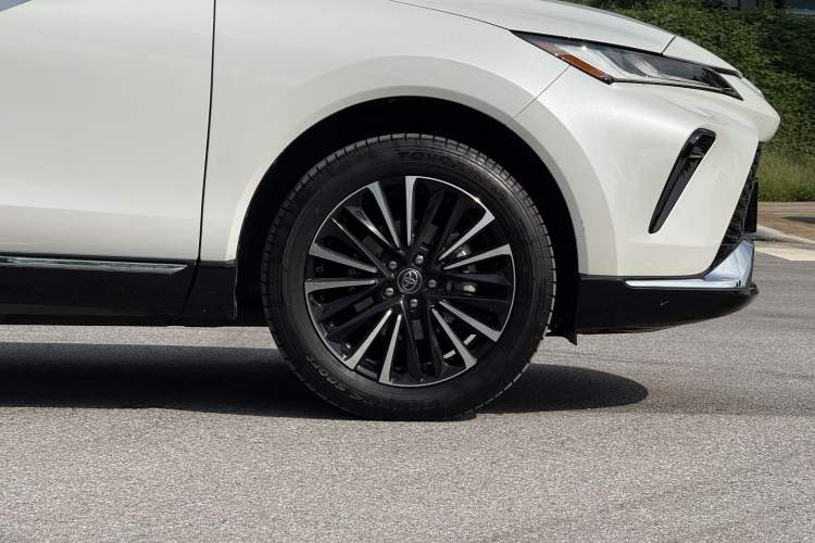 Used Toyota Venza 2023 2.0L CVT Two-Wheel Drive Prestige Version Exterior 9