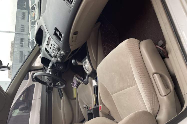 Used CIIMO CIIMO 2015 1.8L Automatic Comfort Edition
