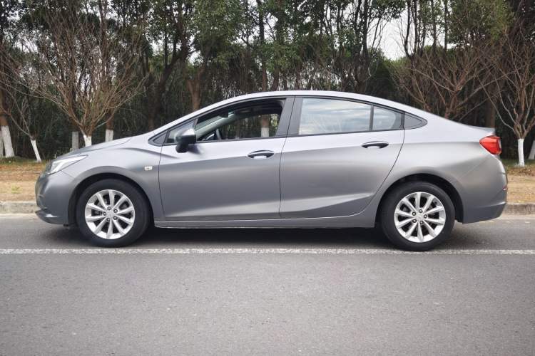 Used Chevrolet Cruze 2017 1.5L Automatic Pioneer Sunroof Edition