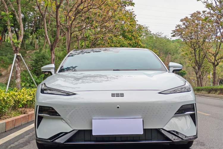 Used Geely Galaxy E8 2024 665 km Range Rear-Drive Starship Long-Range Version Exterior 3