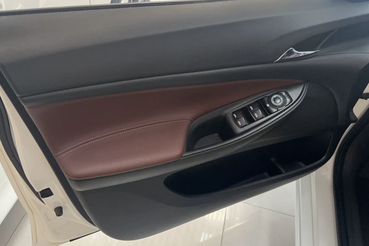 Used Buick GL6 2018 18T 6-Seater Prestige Model
