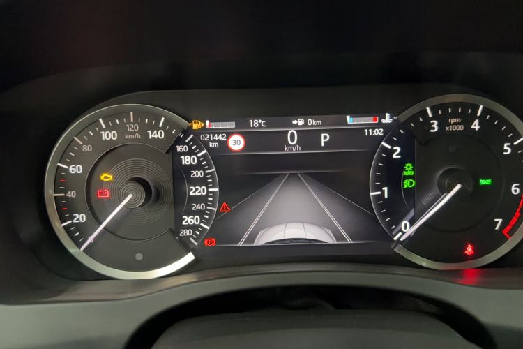 Used Jaguar XEL 2022 2.0T 200PS R-DYNAMIC Youth Sport Edition Odometer Close Up