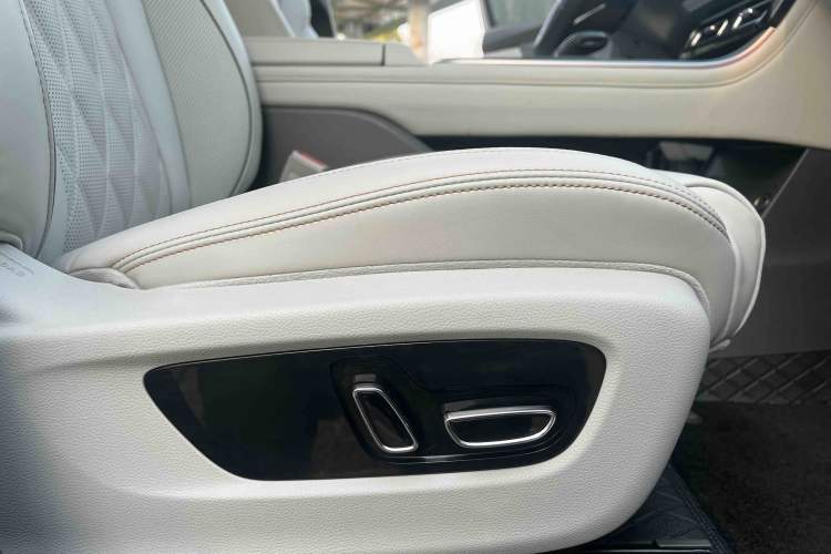 Used GAC Trumpchi GS8 2022 Flagship Series 2.0 TGDI Four-Wheel Drive Luxury Smart Connectivity Version (7 Seats)