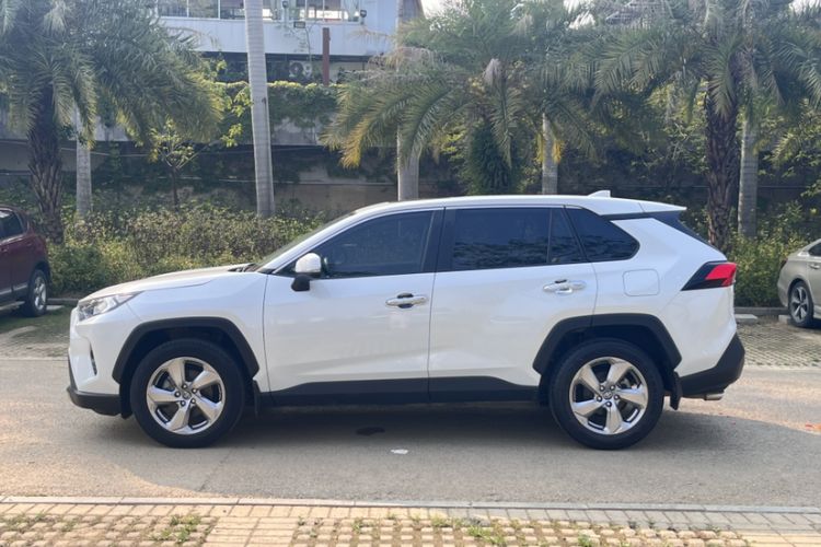 Used Toyota RAV4 2021 2.0L CVT Two-Wheel Drive Fashion Edition Exterior 1