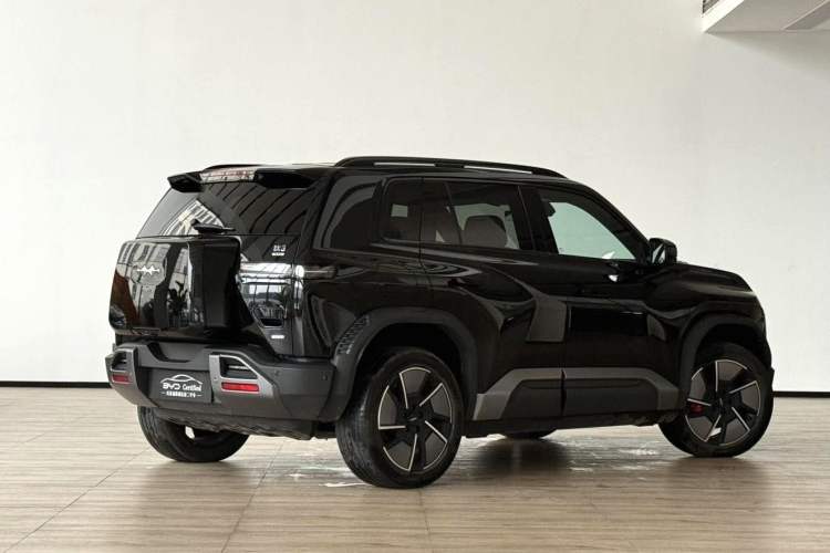 Used Formula Leopard Titanium 3 2025 501KM All-Wheel Drive Intelligent Driving Ultra Version Exterior 4