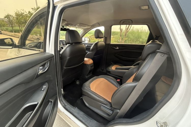 Used Wuling Hongguang S3 2019 Automatic Clutch Version 1.5L Manual Comfort Model China V Standard Interior 4