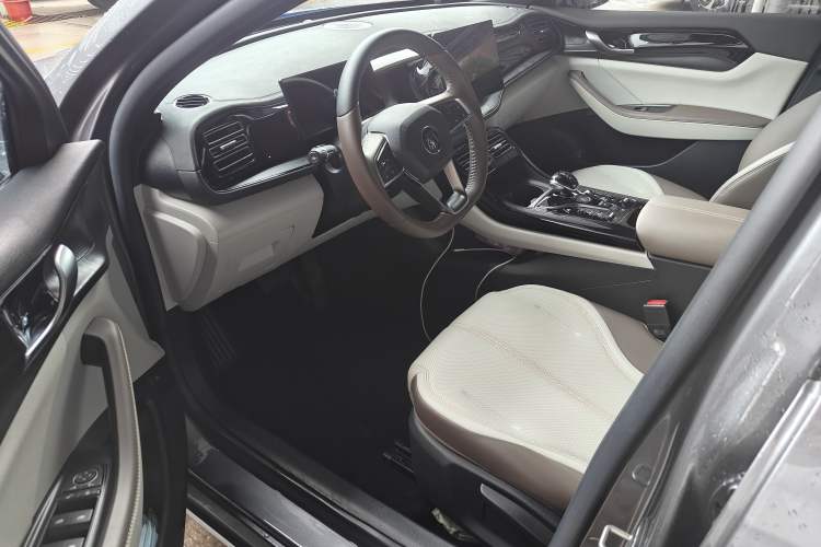 Used BYD Qin PLUS 2024 HONOR Edition DM-i 55KM Leading Model
